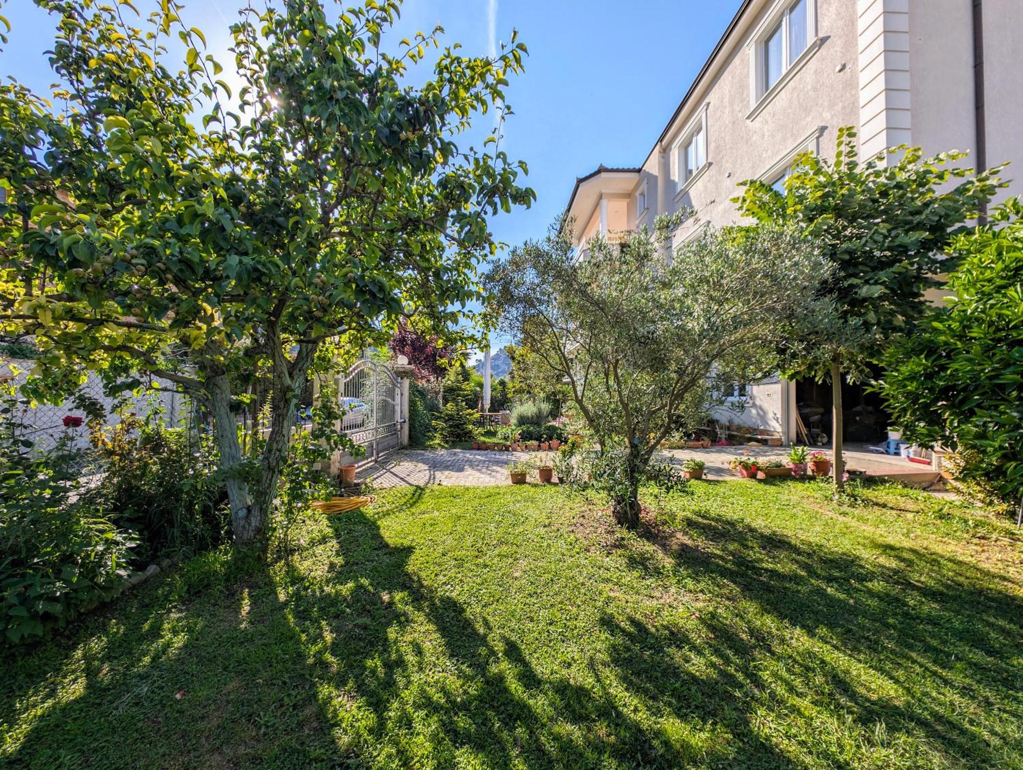 Villa With Garden And Veranda Berat Exterior photo